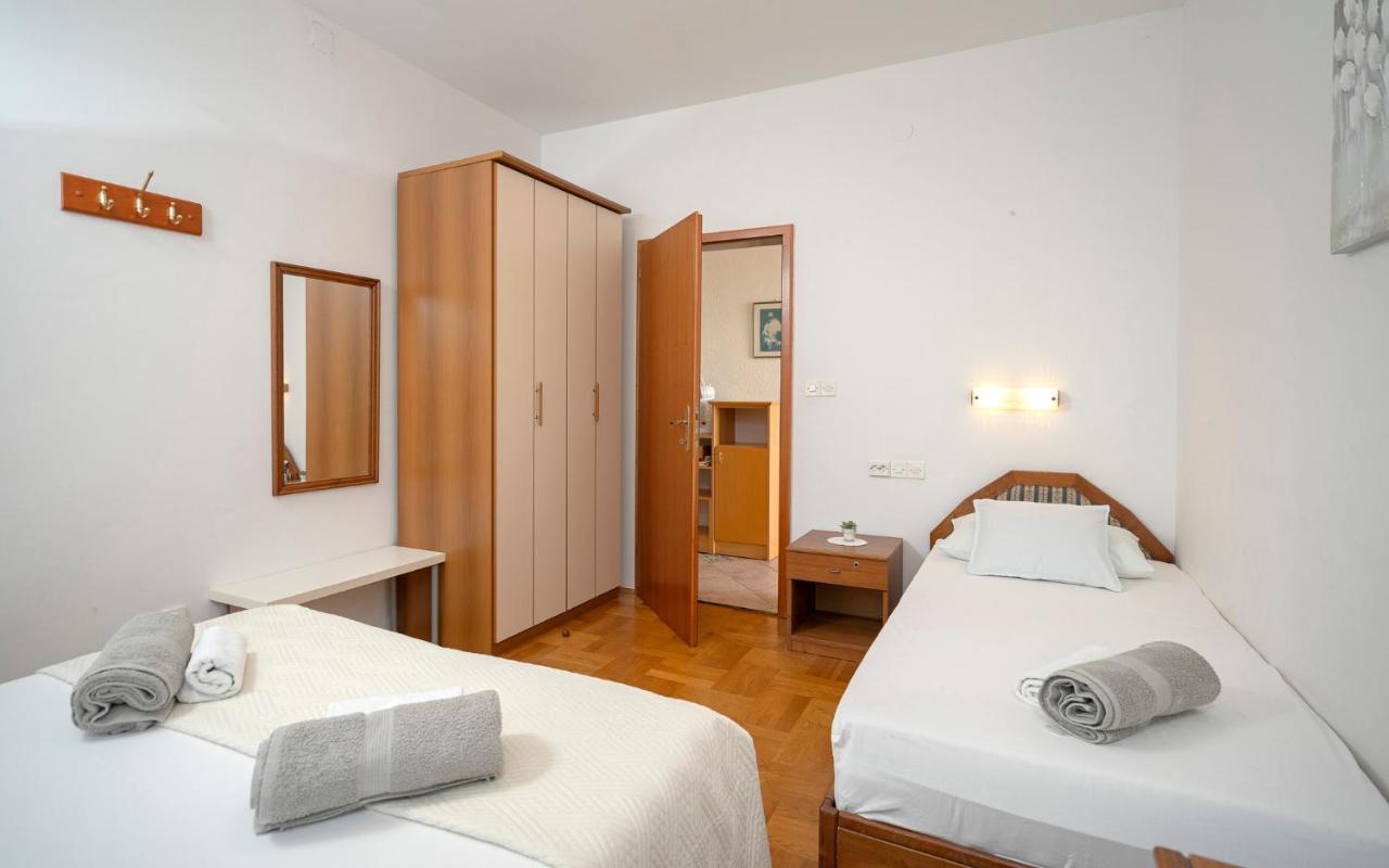 Apartment Nela Kalina Jelsa  Kültér fotó