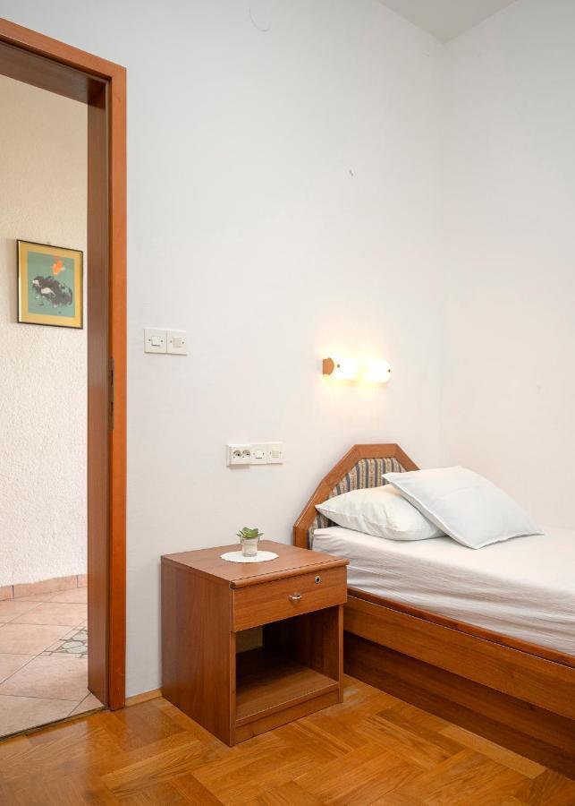 Apartment Nela Kalina Jelsa  Kültér fotó