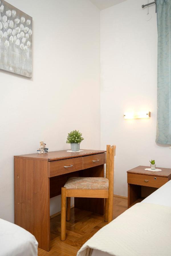 Apartment Nela Kalina Jelsa  Kültér fotó