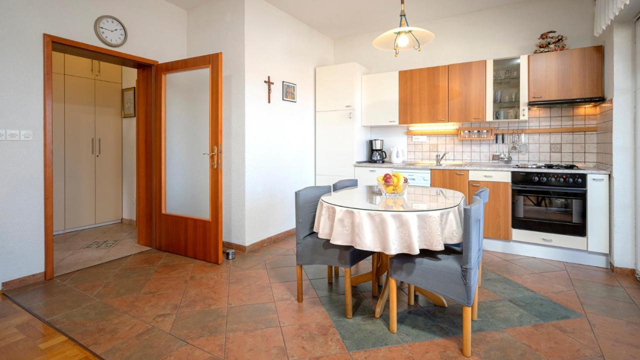 Apartment Nela Kalina Jelsa  Kültér fotó